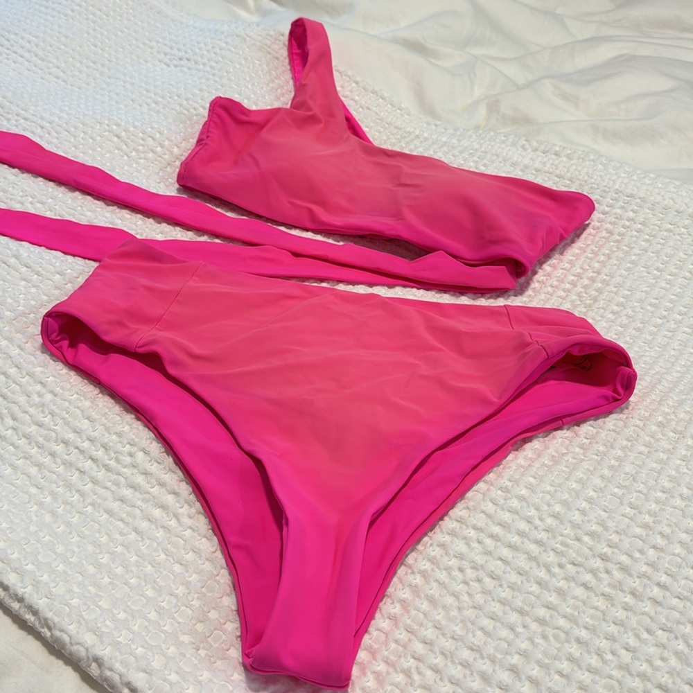 SHEIN Bikini - Picture 3 of 5